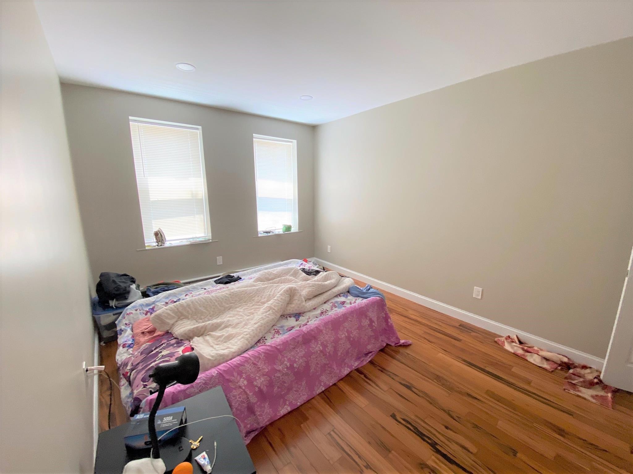 1121 Broadway, Teele Square