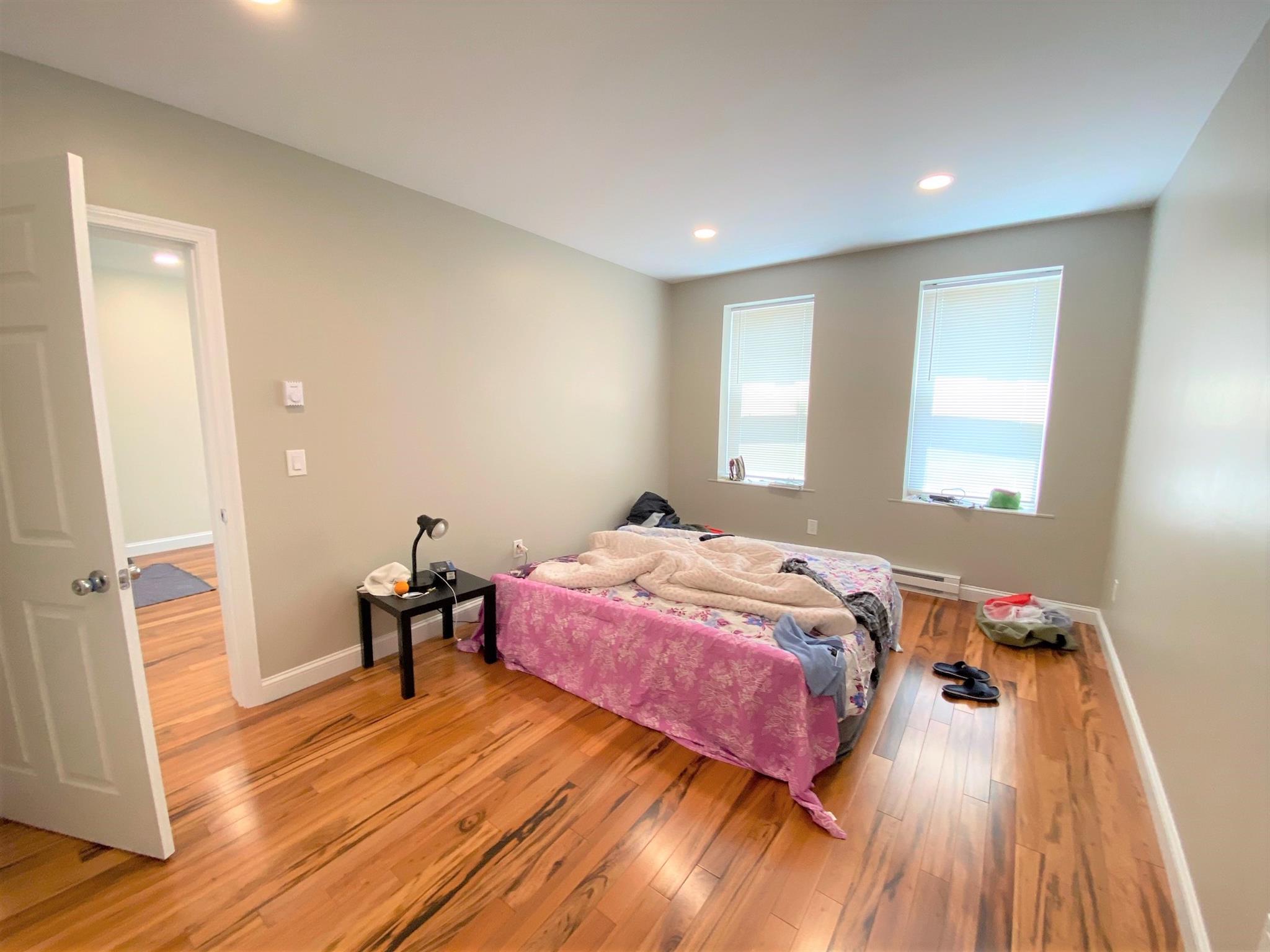 1121 Broadway, Teele Square