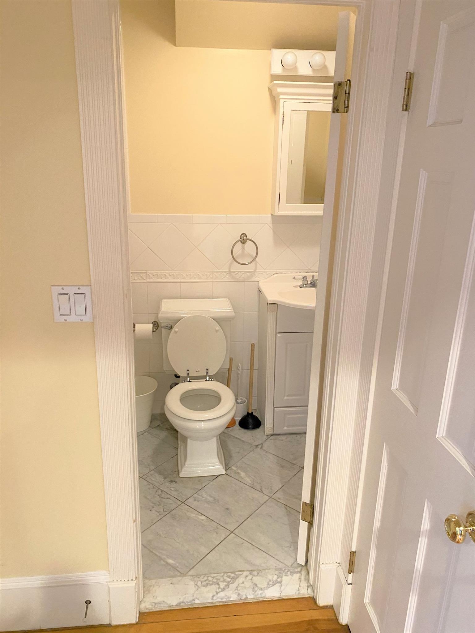 52 Maple Ave, Mid Cambridge