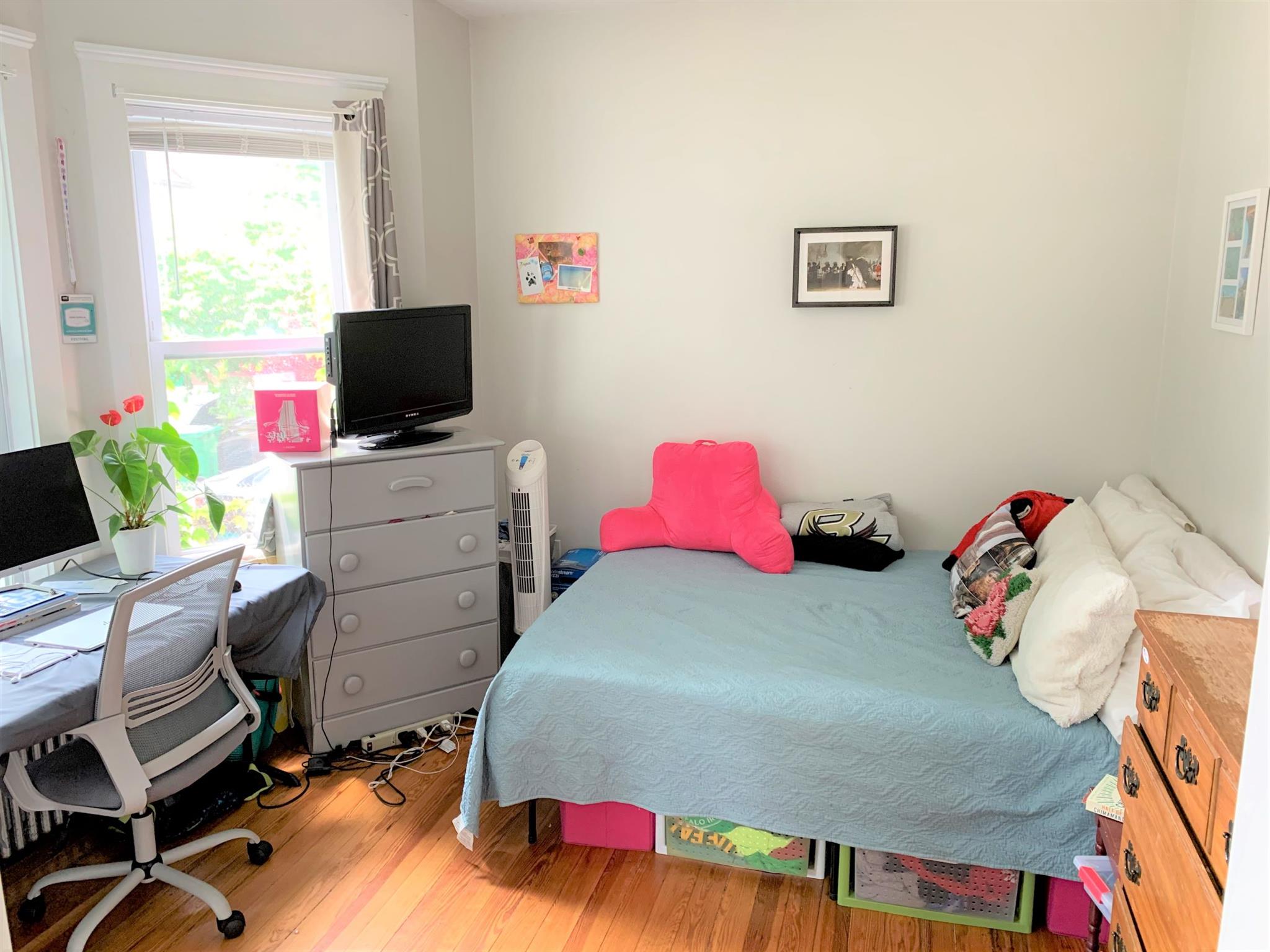 57 Marion St, Medford