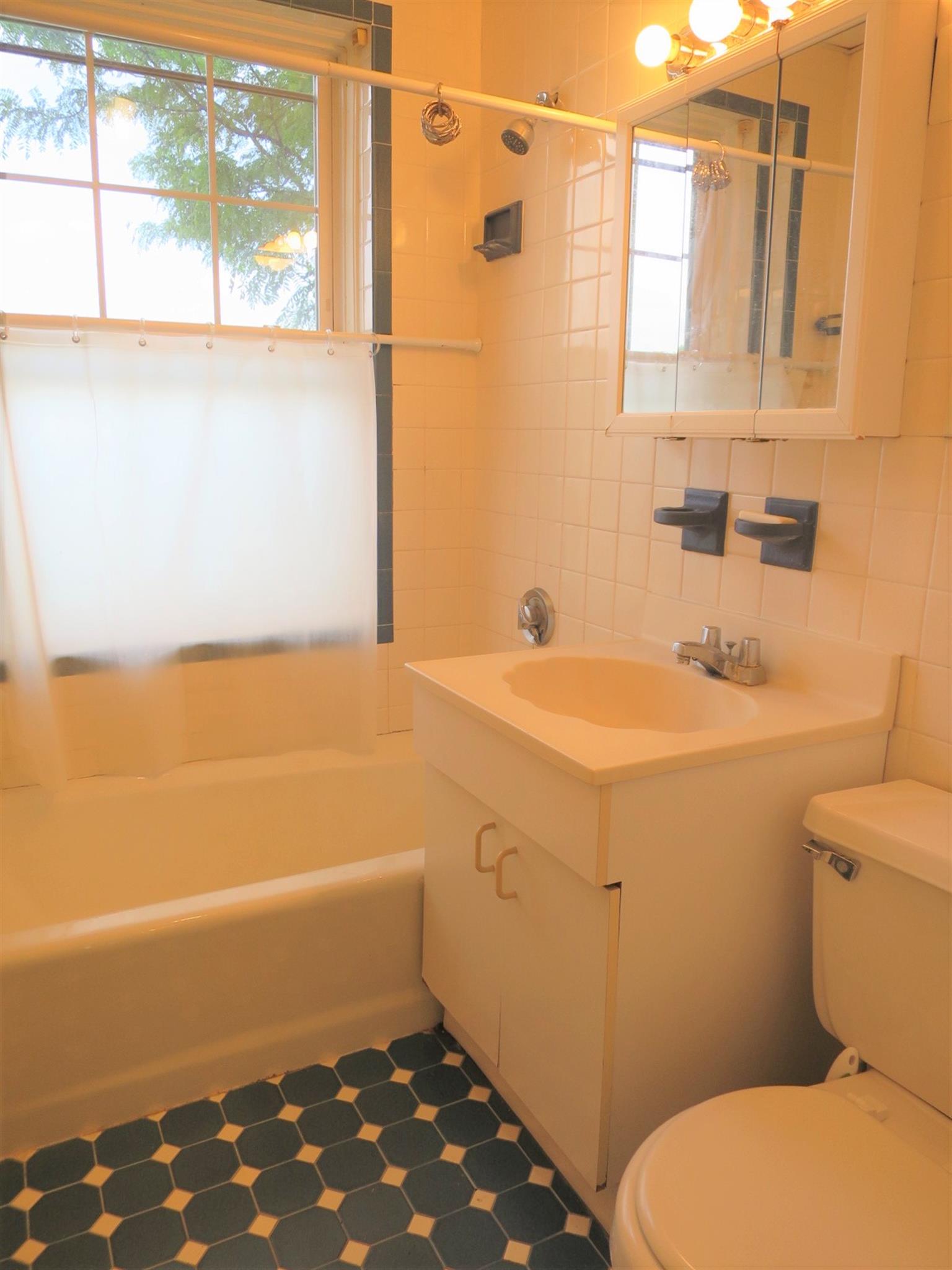 41 College Ave, Davis Square