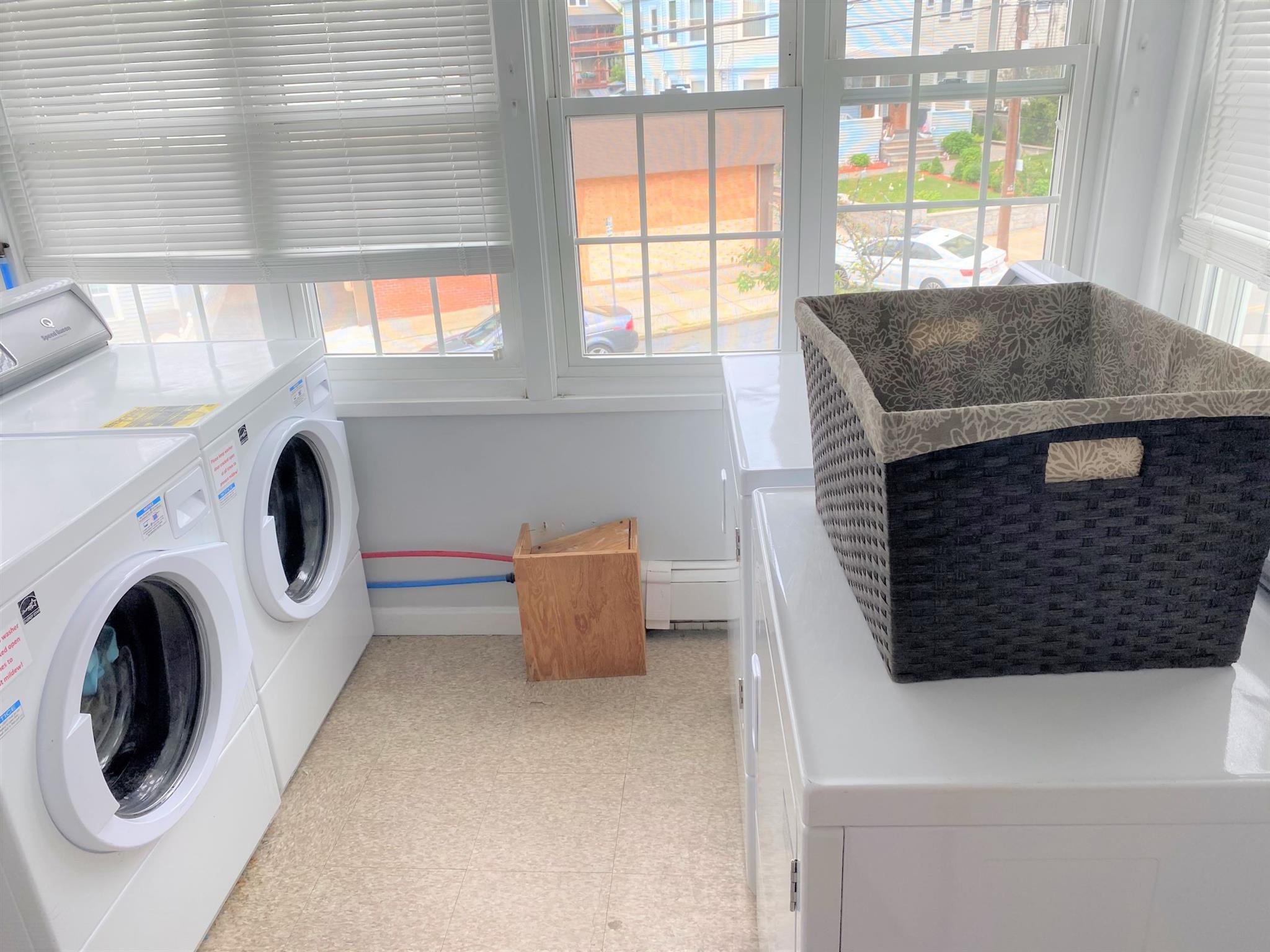 521 Main St, Medford