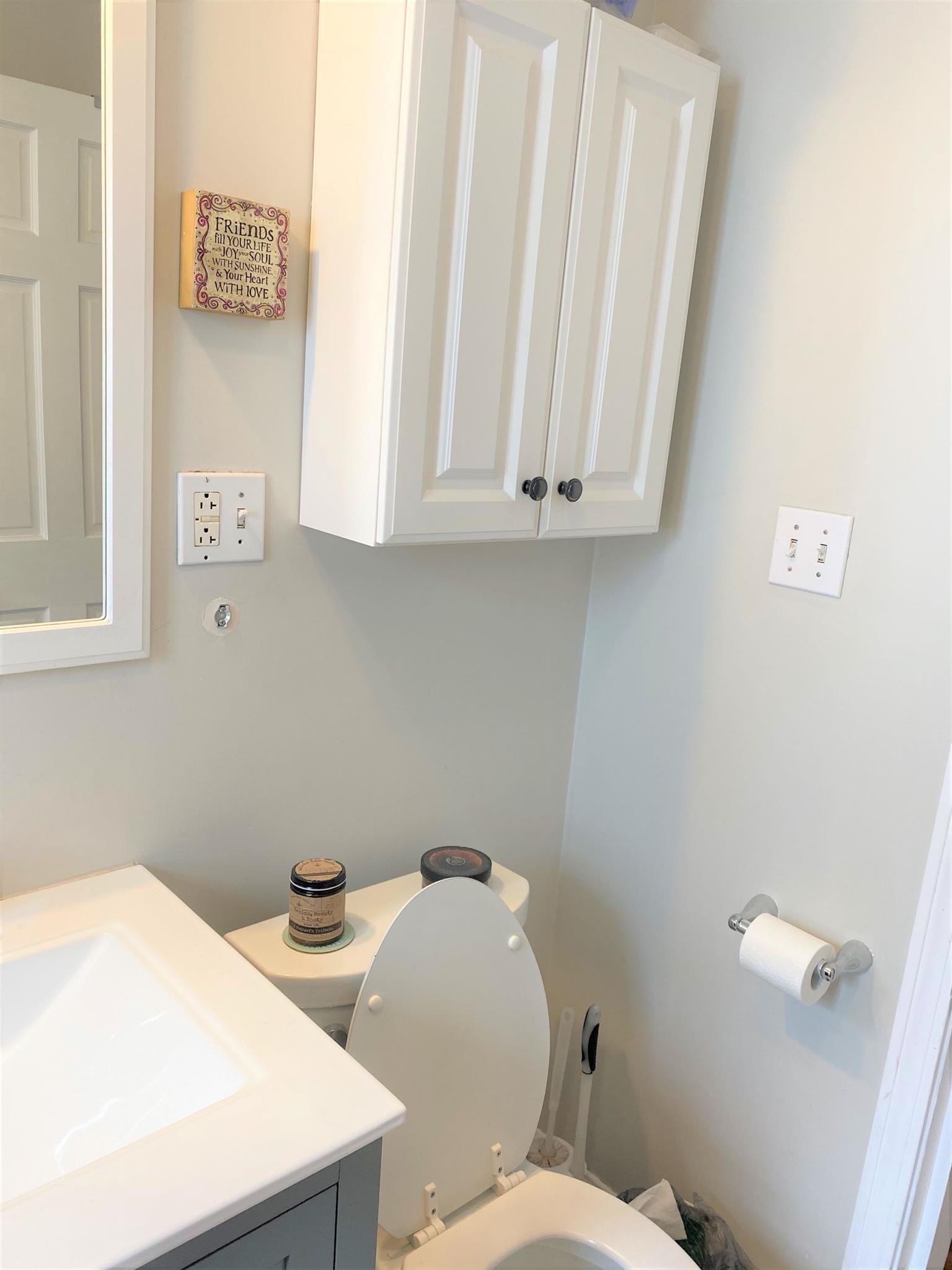 521 Main St, Medford