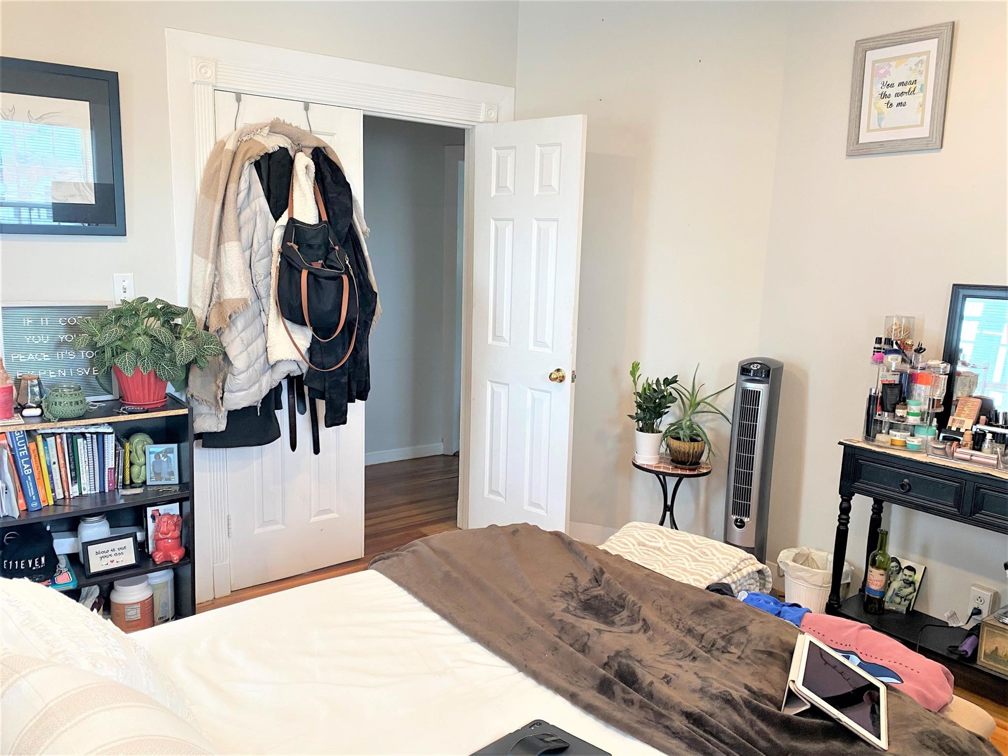 521 Main St, Medford