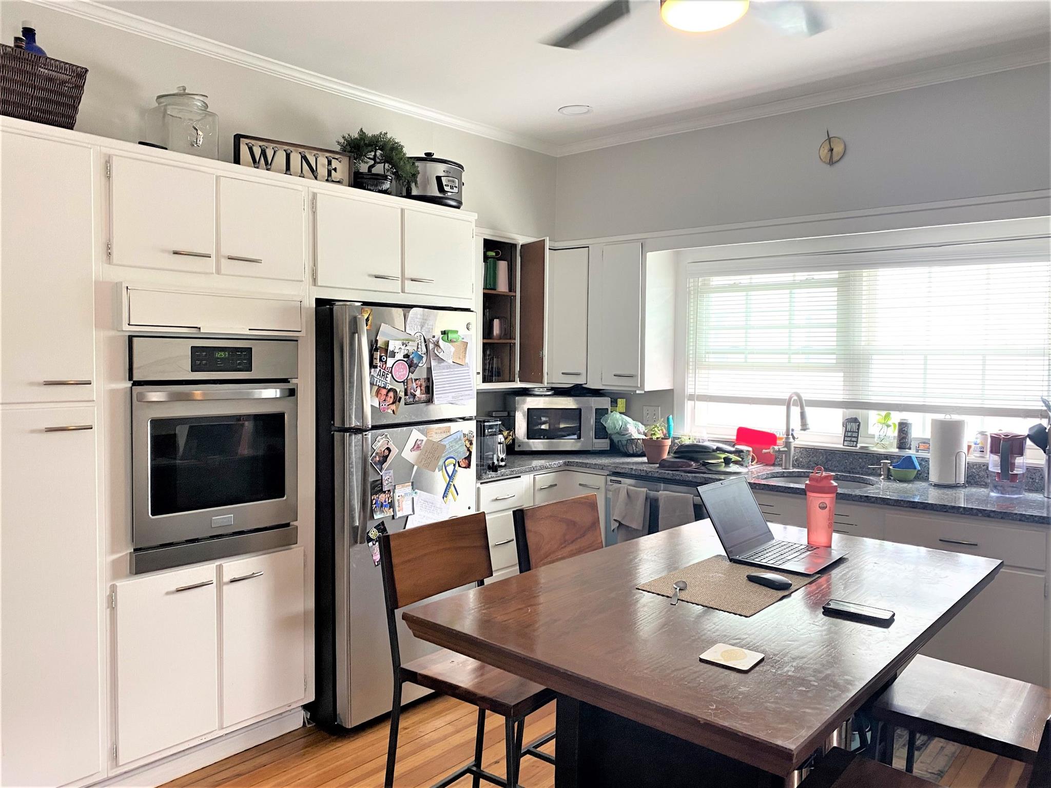 521 Main St, Medford