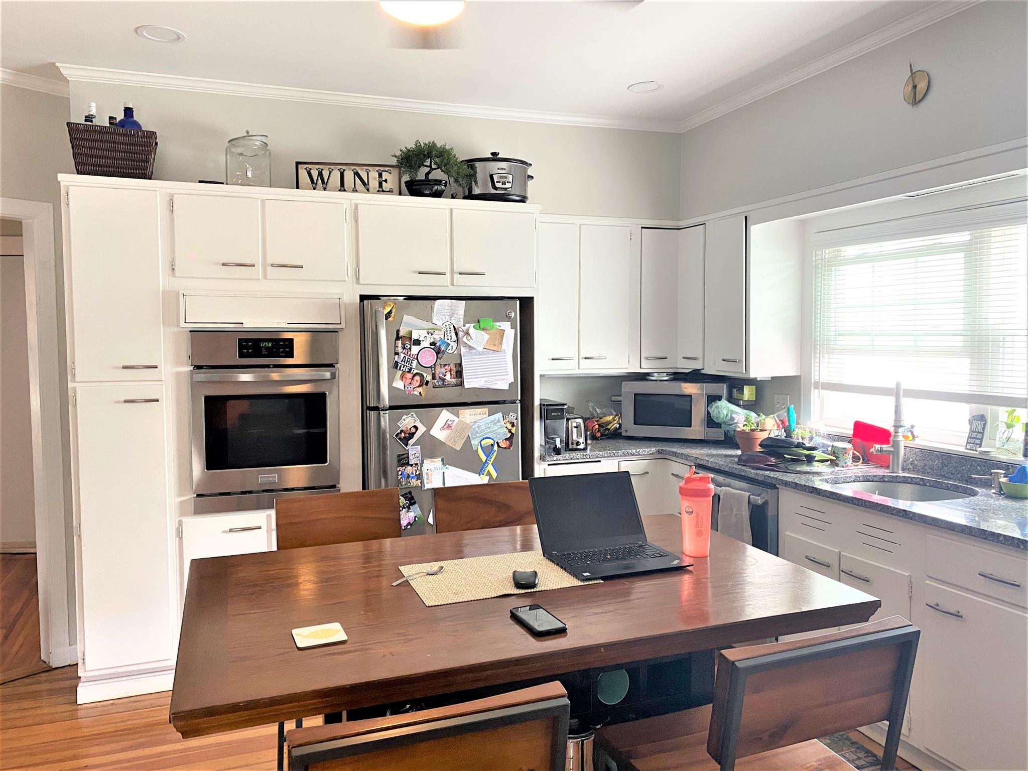 521 Main St, Medford