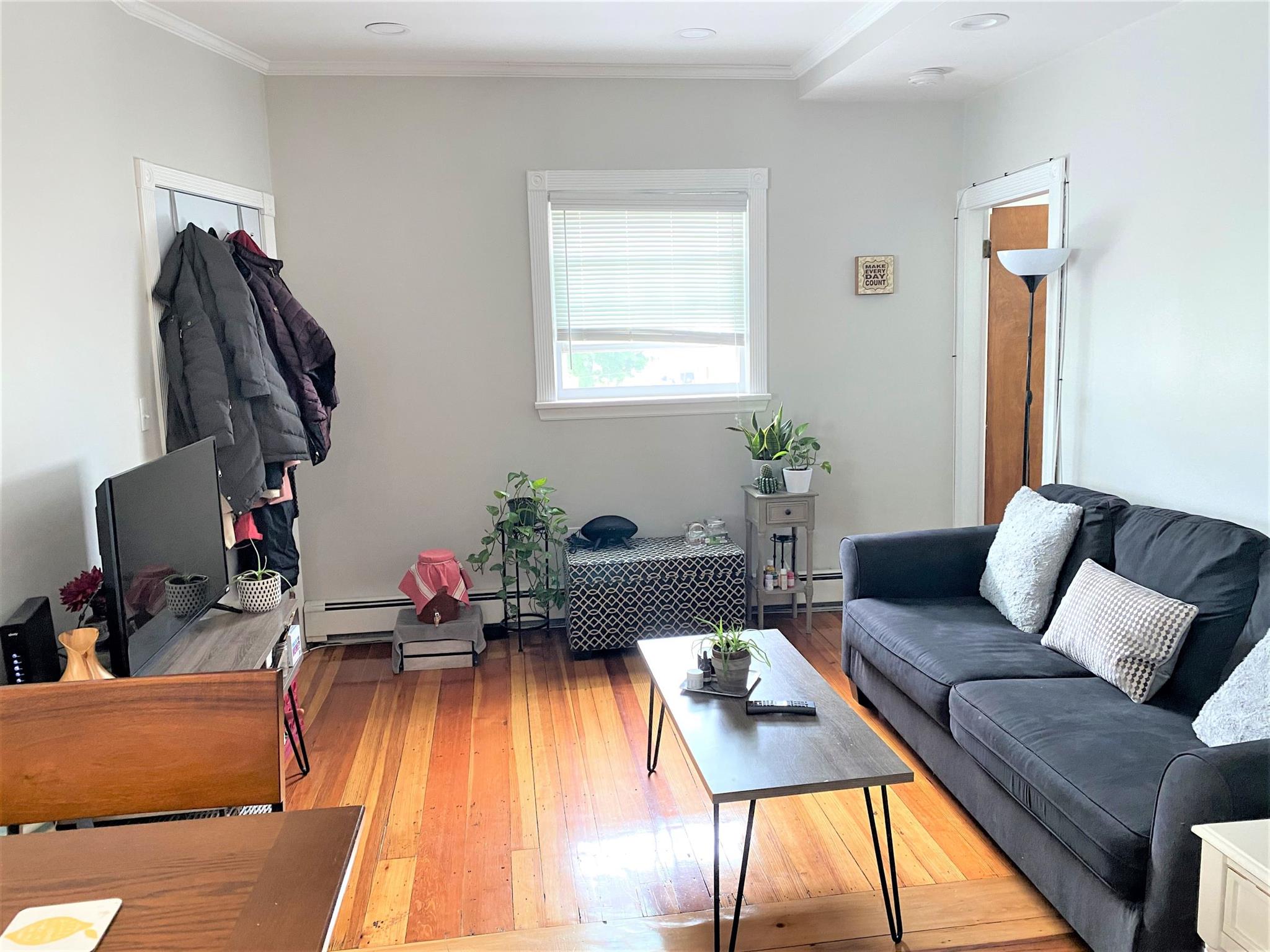 521 Main St, Medford