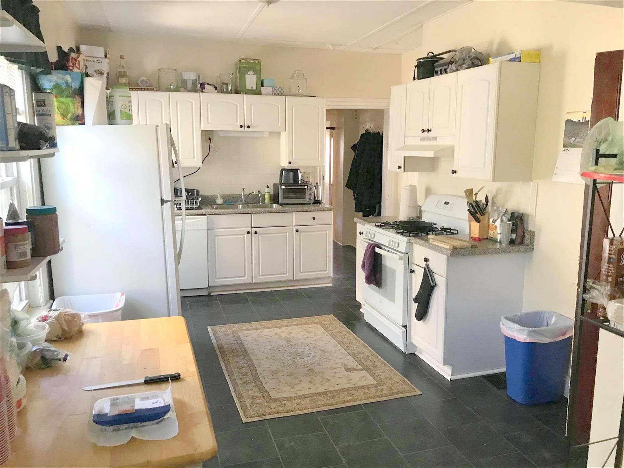 8 Russell Rd, Teele Square