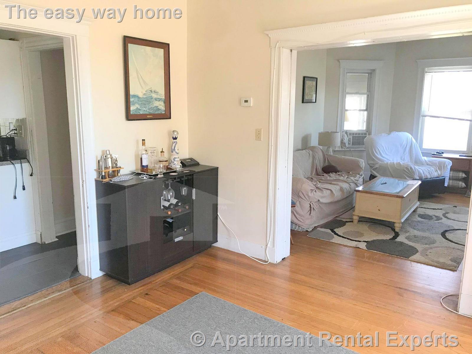 8 Russell Rd, Teele Square