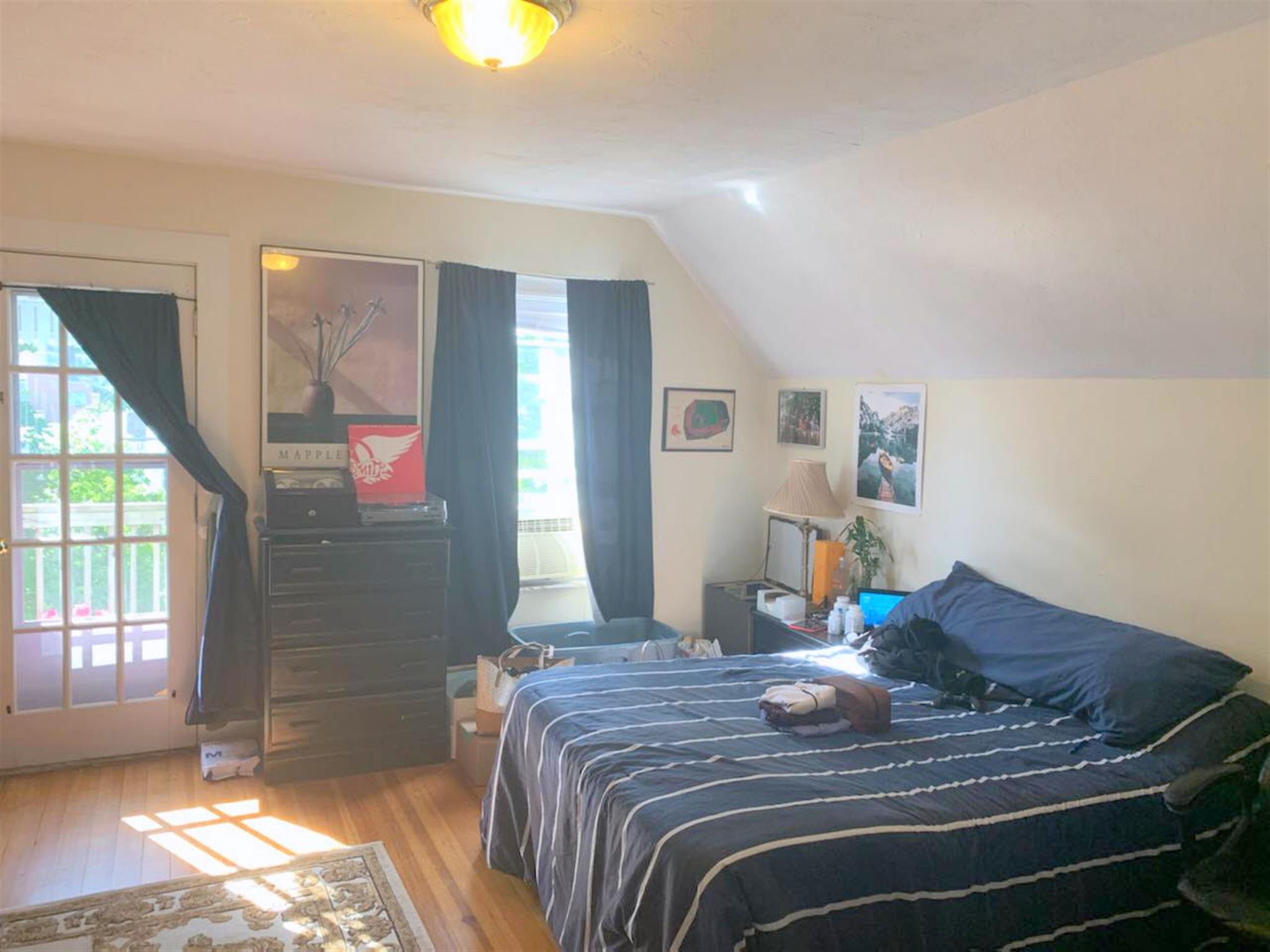 8 Russell Rd, Teele Square