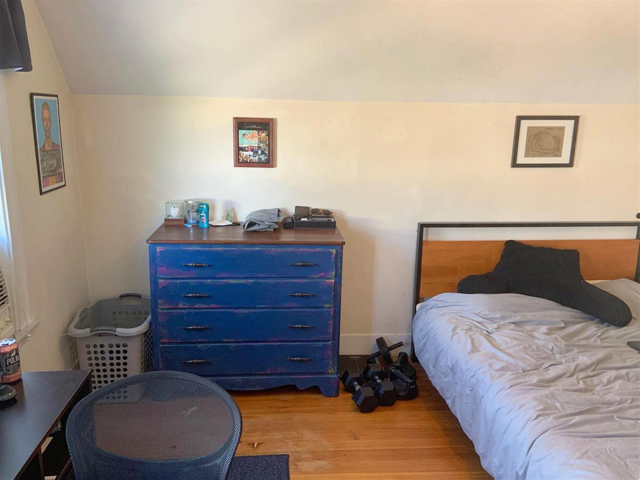 8 Russell Rd, Teele Square