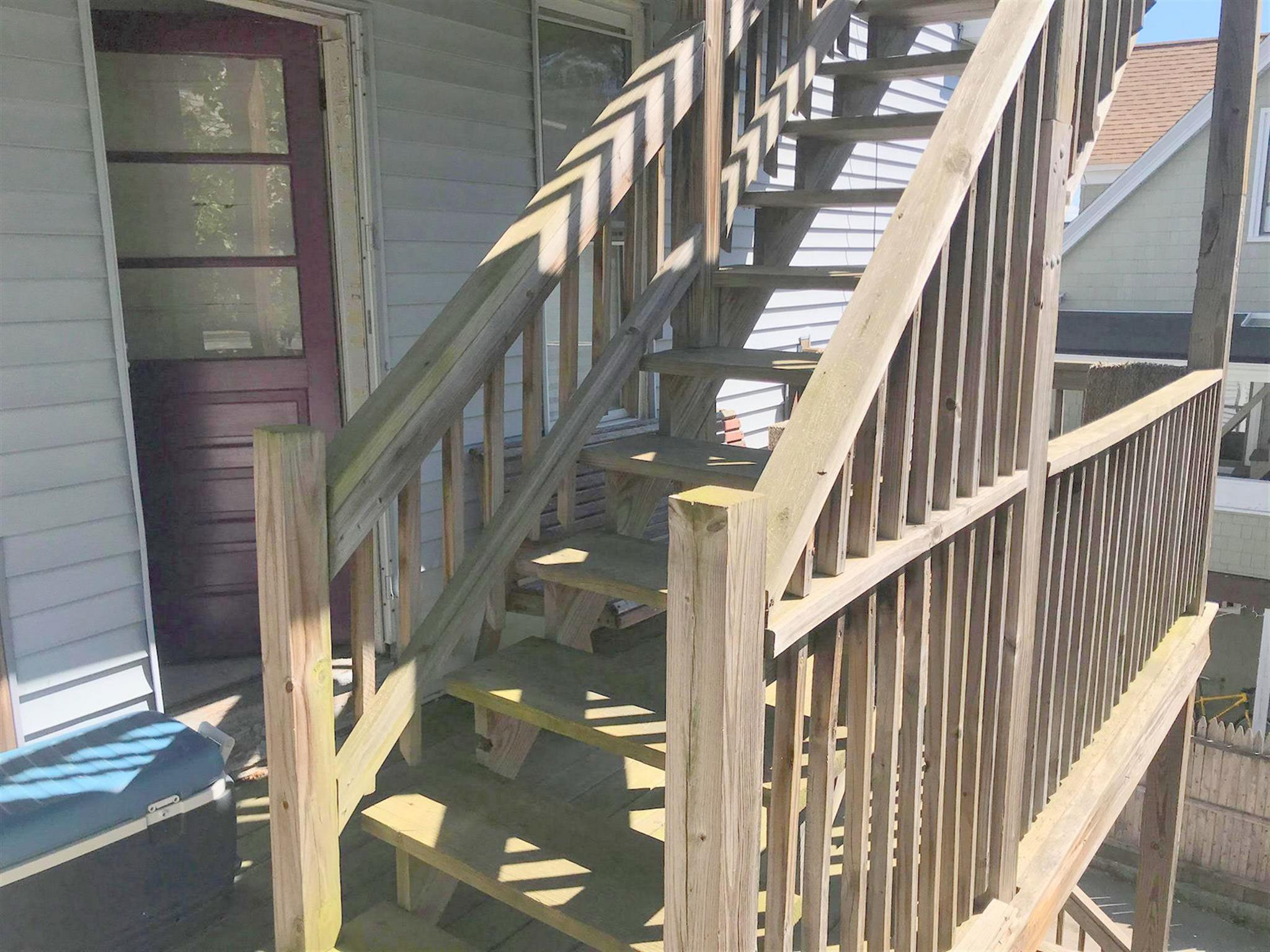 8 Russell Rd, Teele Square