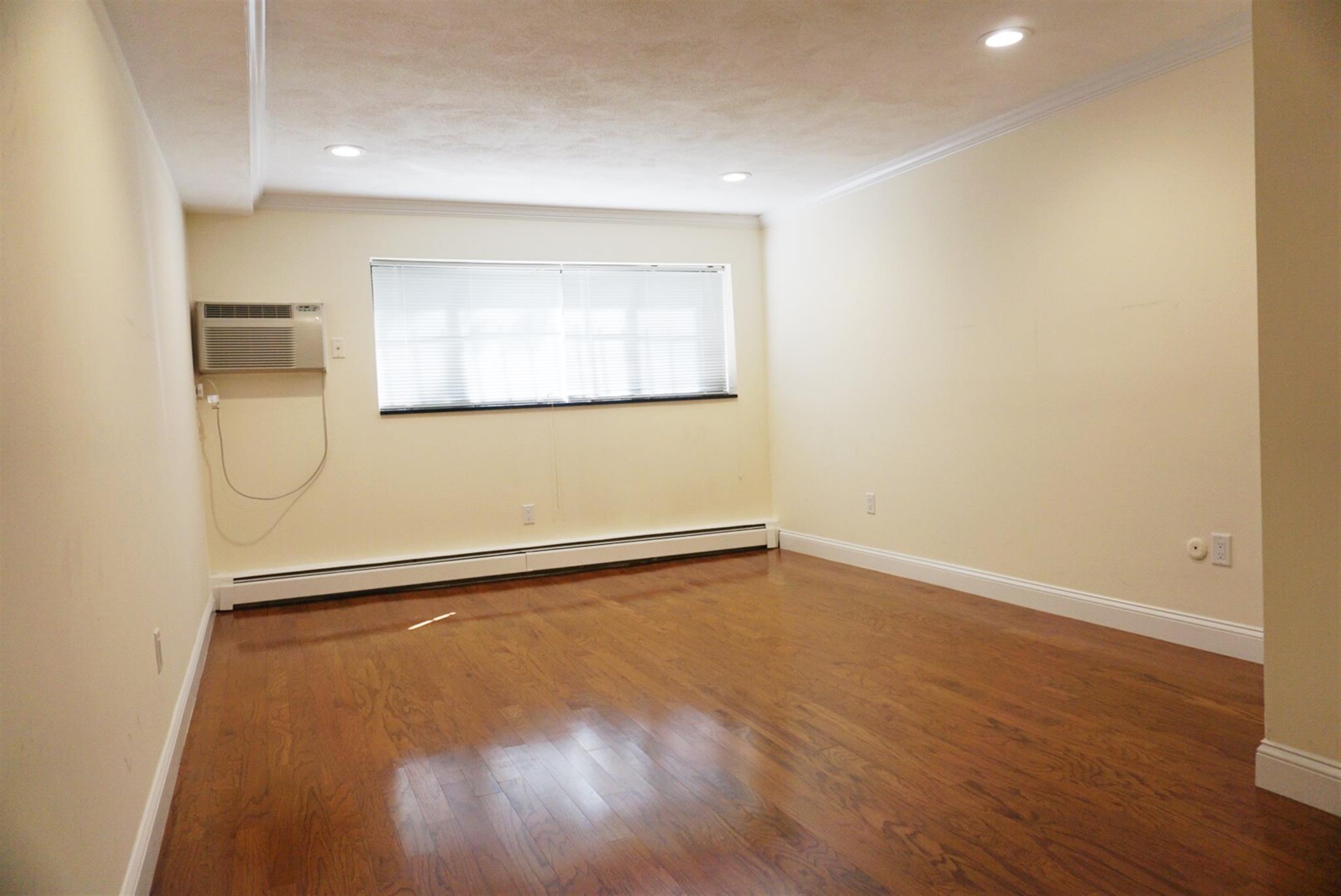 6 Blair Pl, North Cambridge