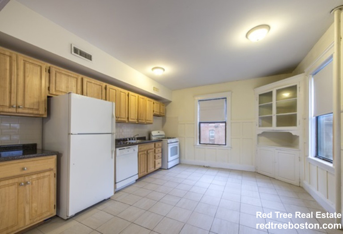 26 Hamilton Rd, Brookline Village