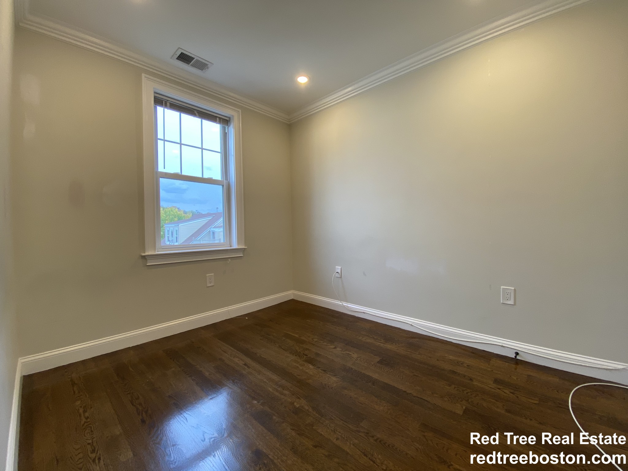 490 Washington St, Brighton