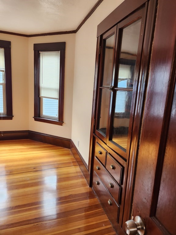 16 Vermont Ave, West Somerville