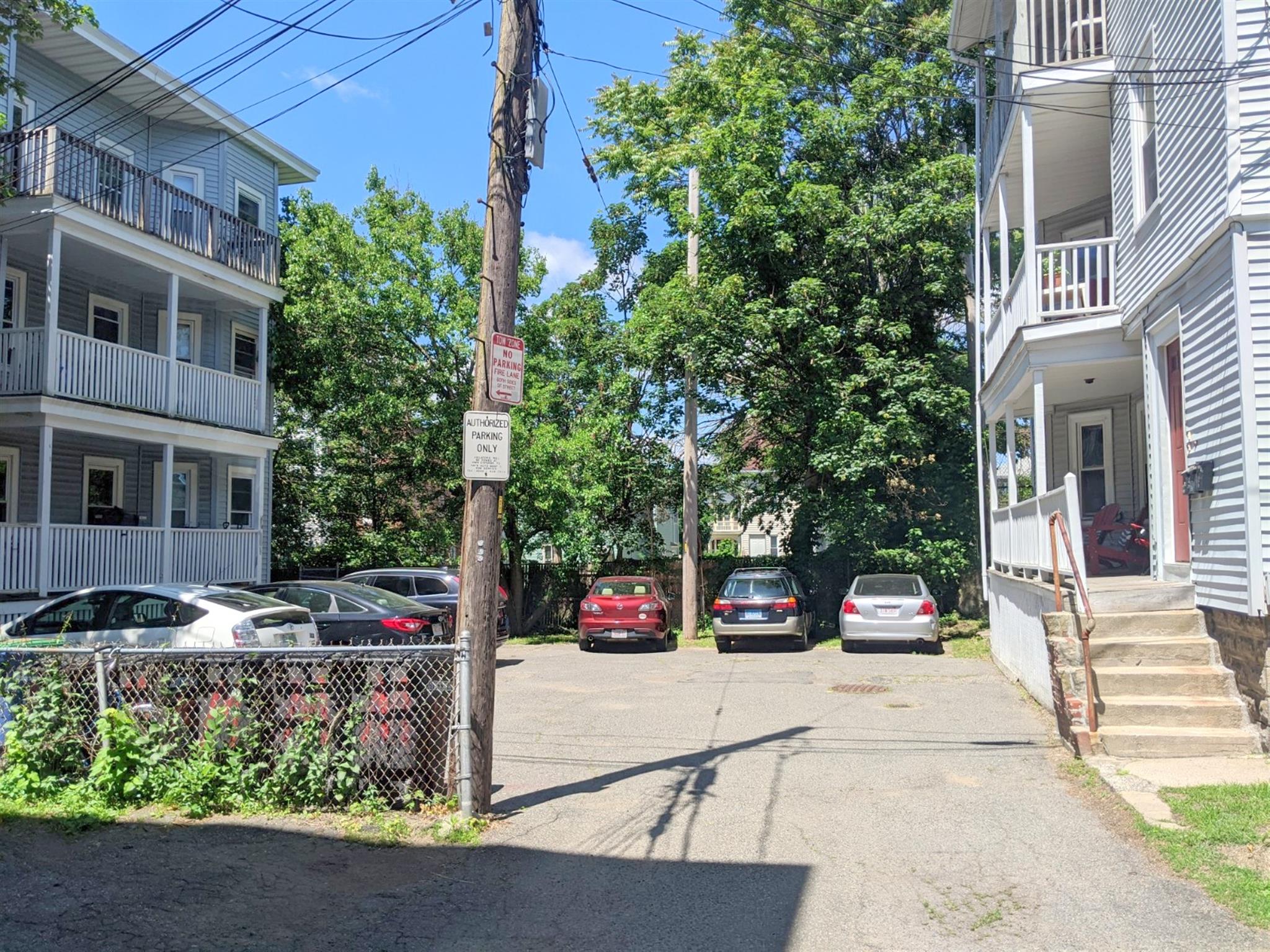 10 Lowell Cir, Porter Square