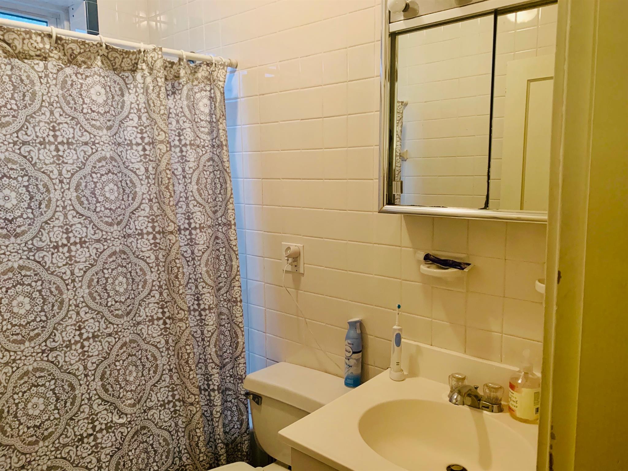 36 College Ave, Davis Square