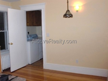 34 Leonard St, West Somerville