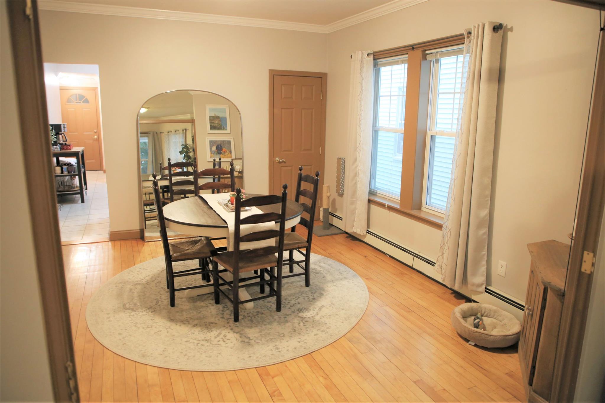 590 Main St, South Medford