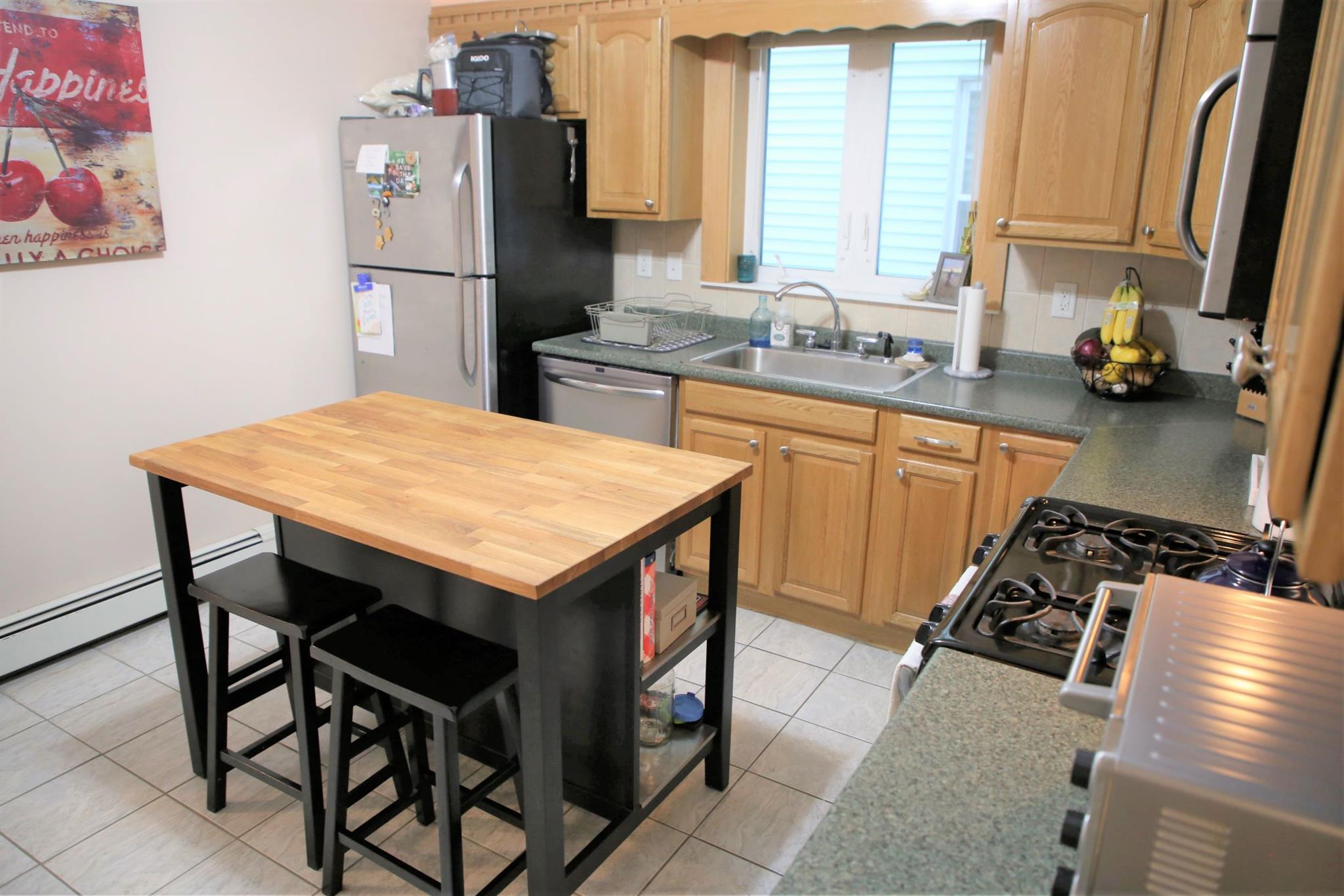 590 Main St, South Medford