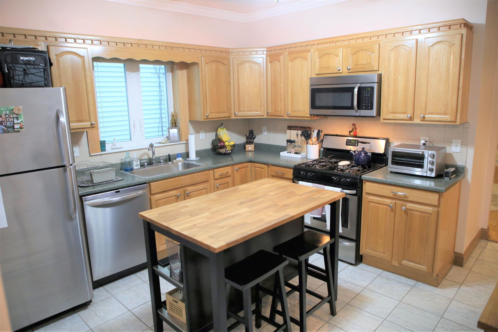 590 Main St, South Medford