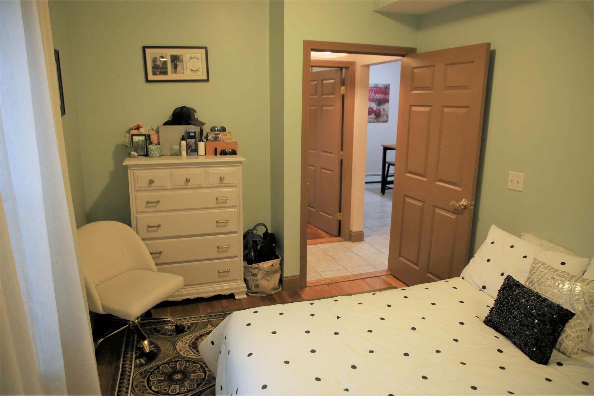 590 Main St, South Medford