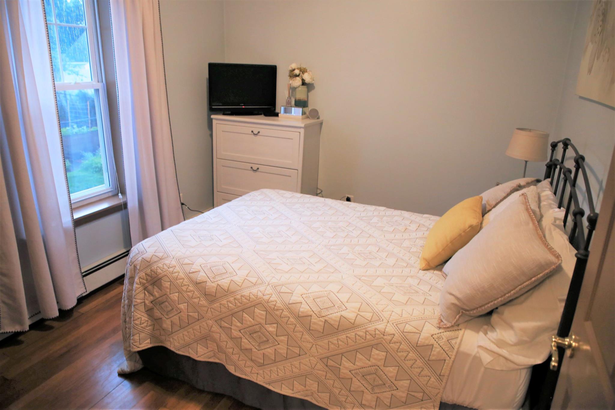 590 Main St, South Medford