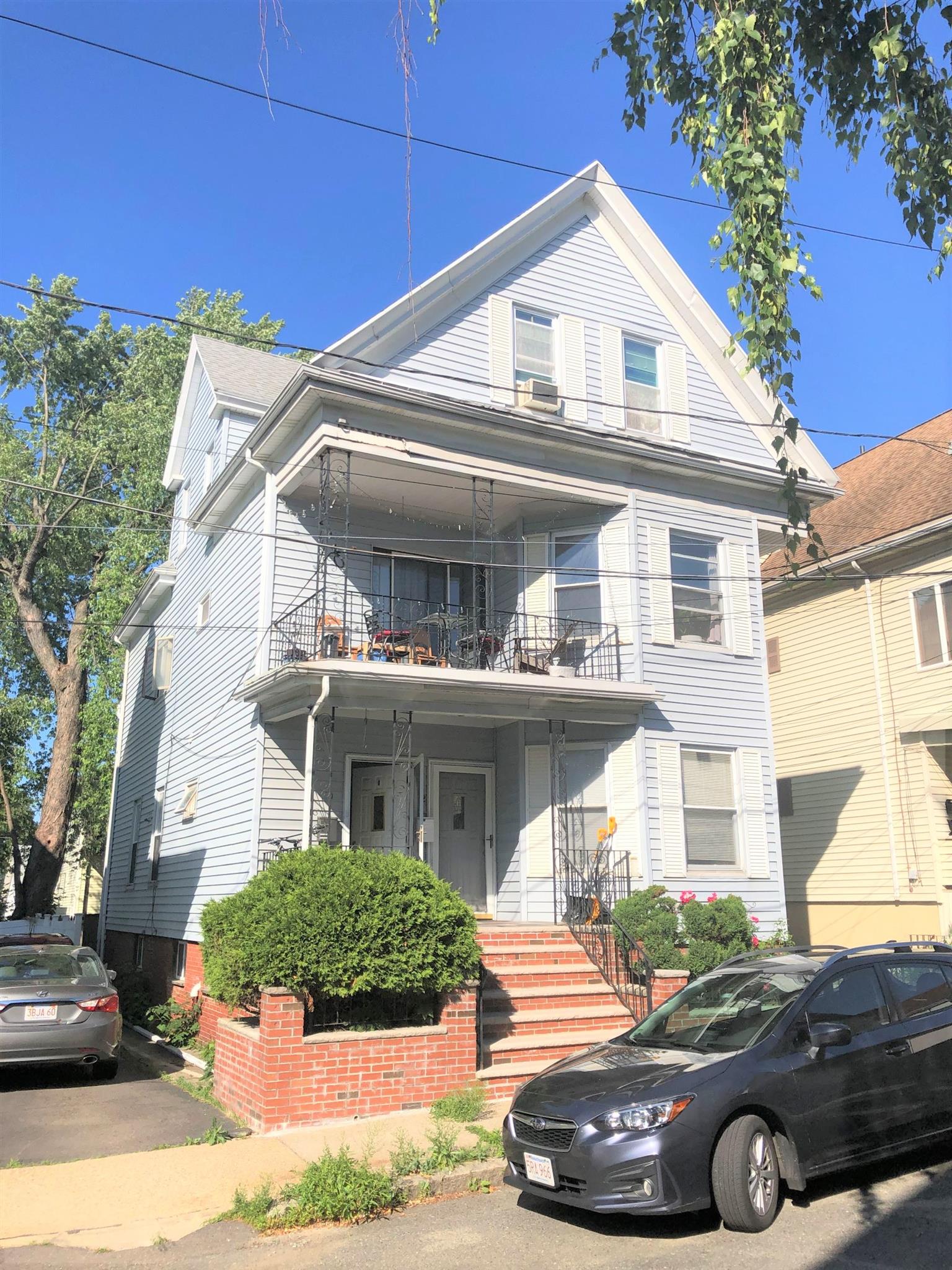 12 Sumner Ave, Medford