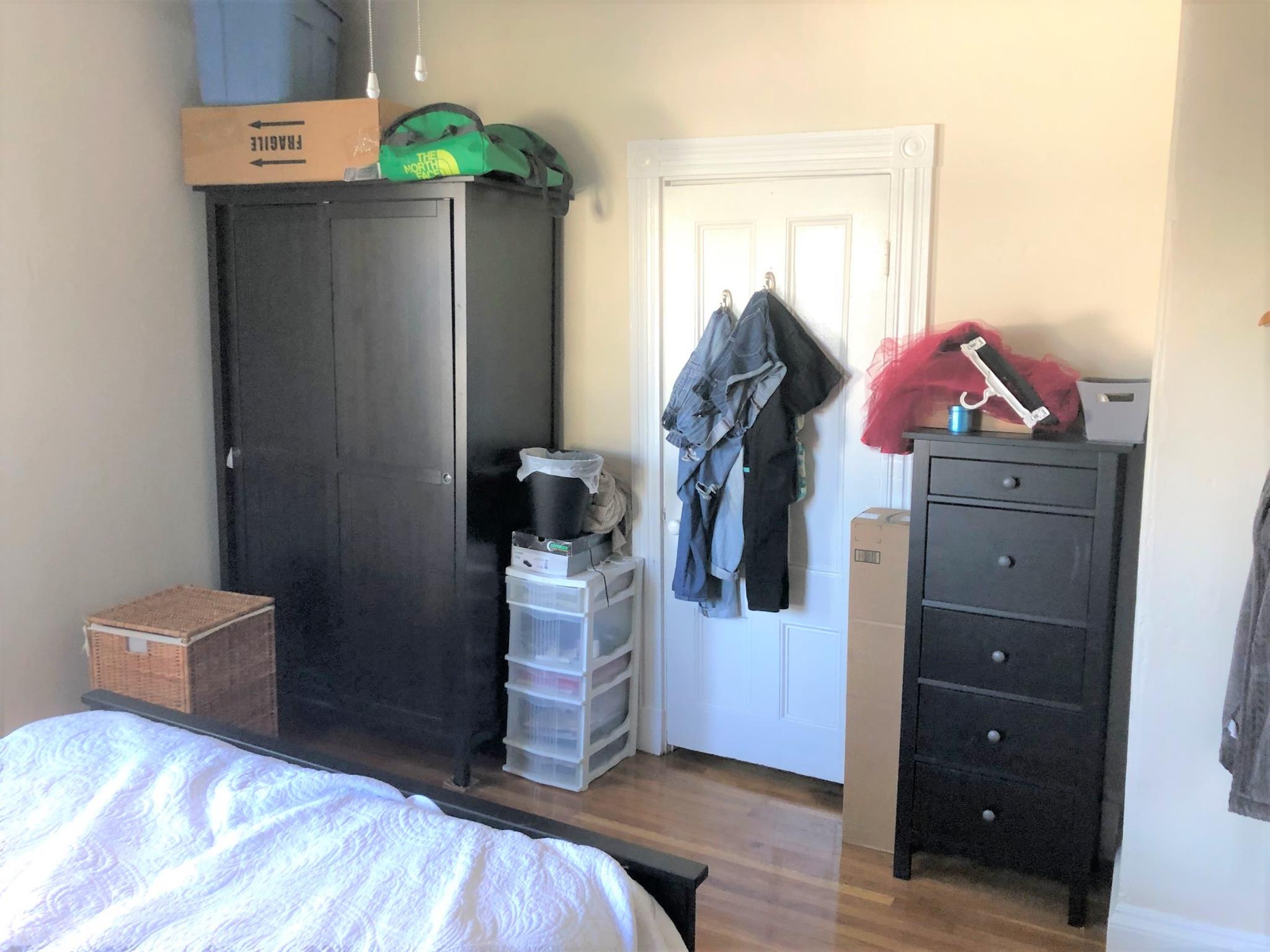 12 Sumner Ave, Medford