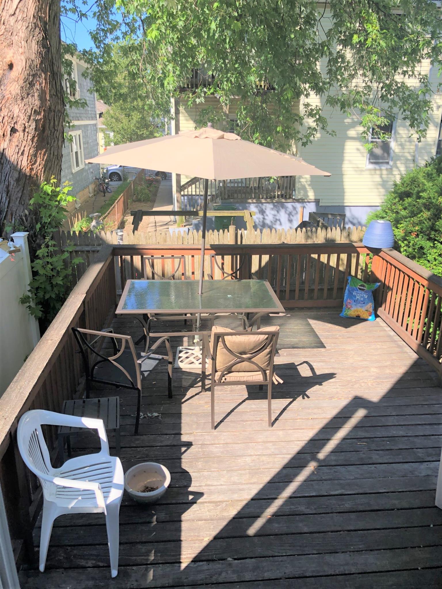 12 Sumner Ave, Medford