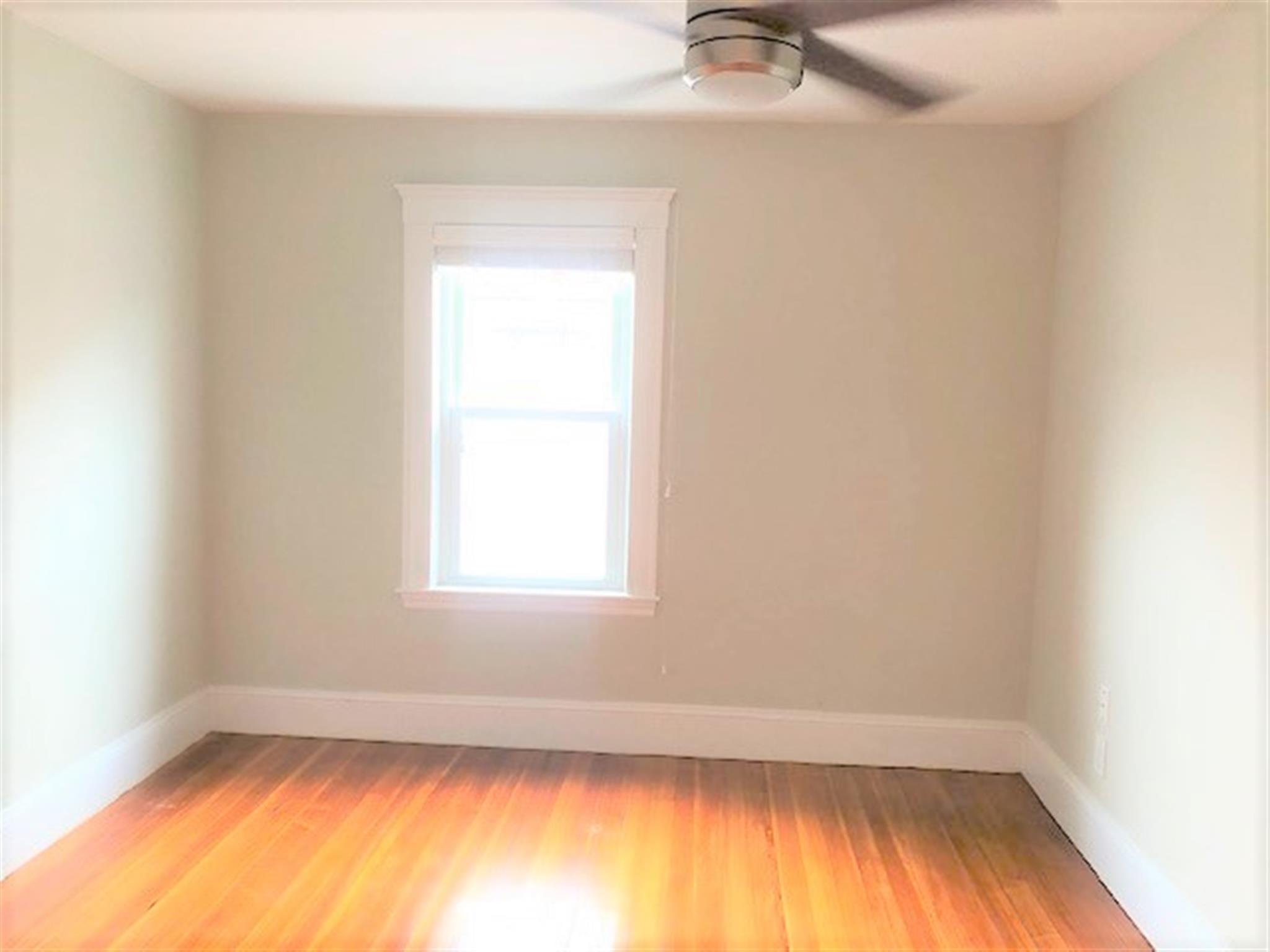 54 Hamilton St, Medford