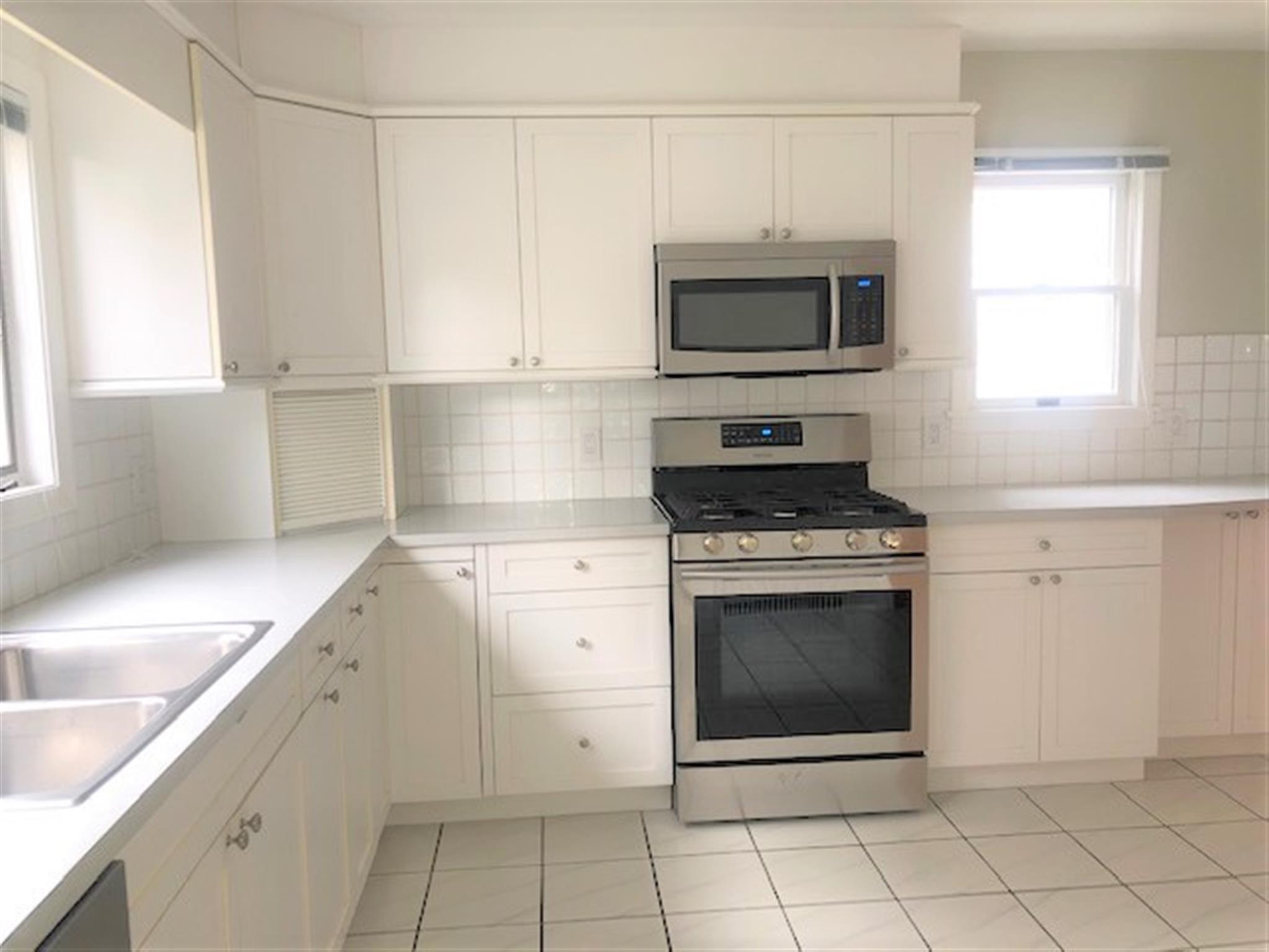 54 Hamilton St, Medford