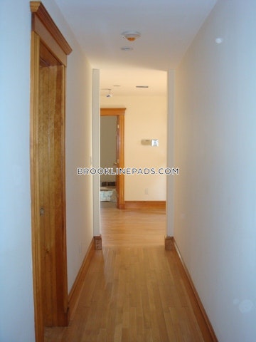 90 Browne St, North Brookline