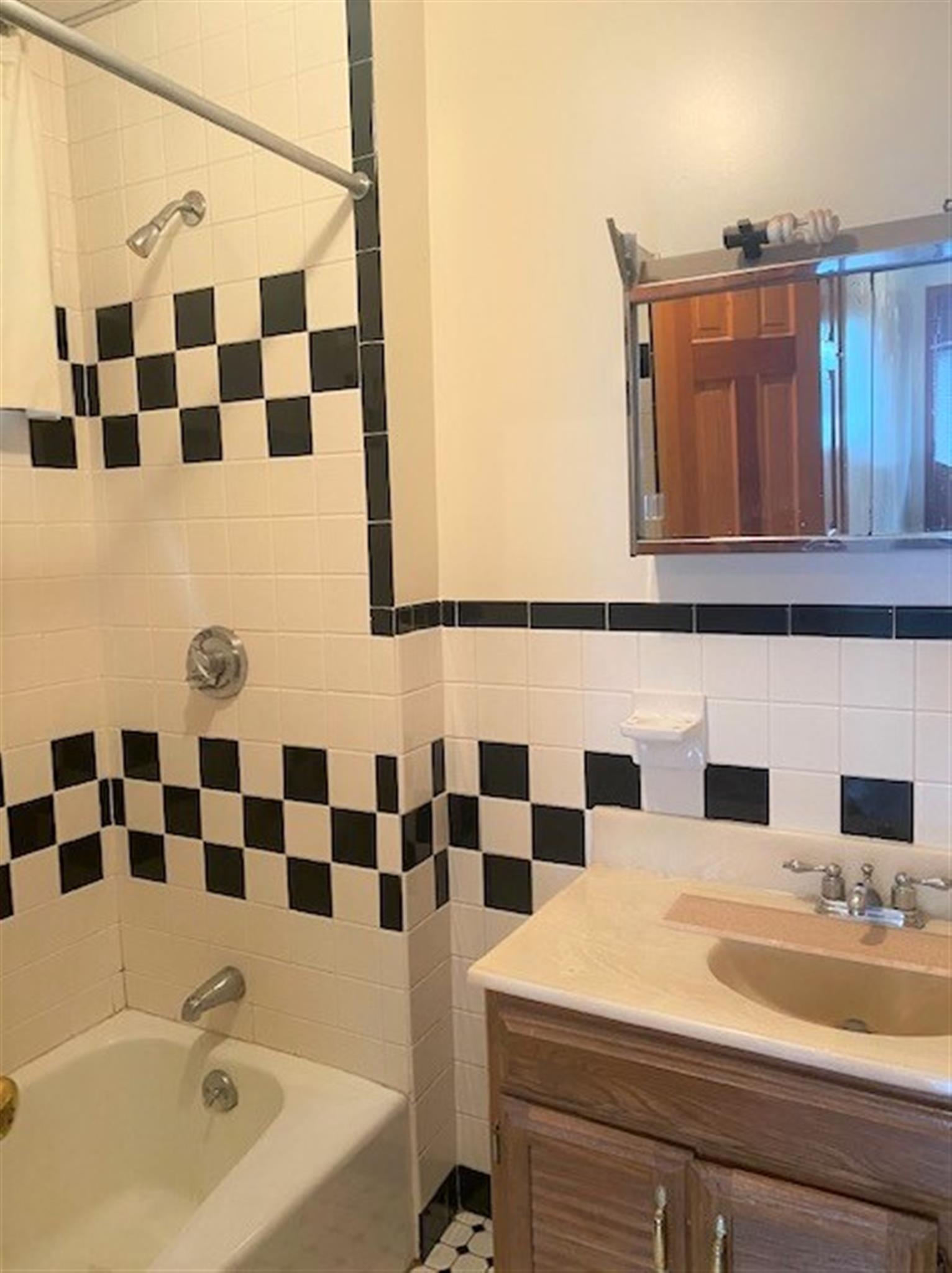 15 Cross St, East Somerville