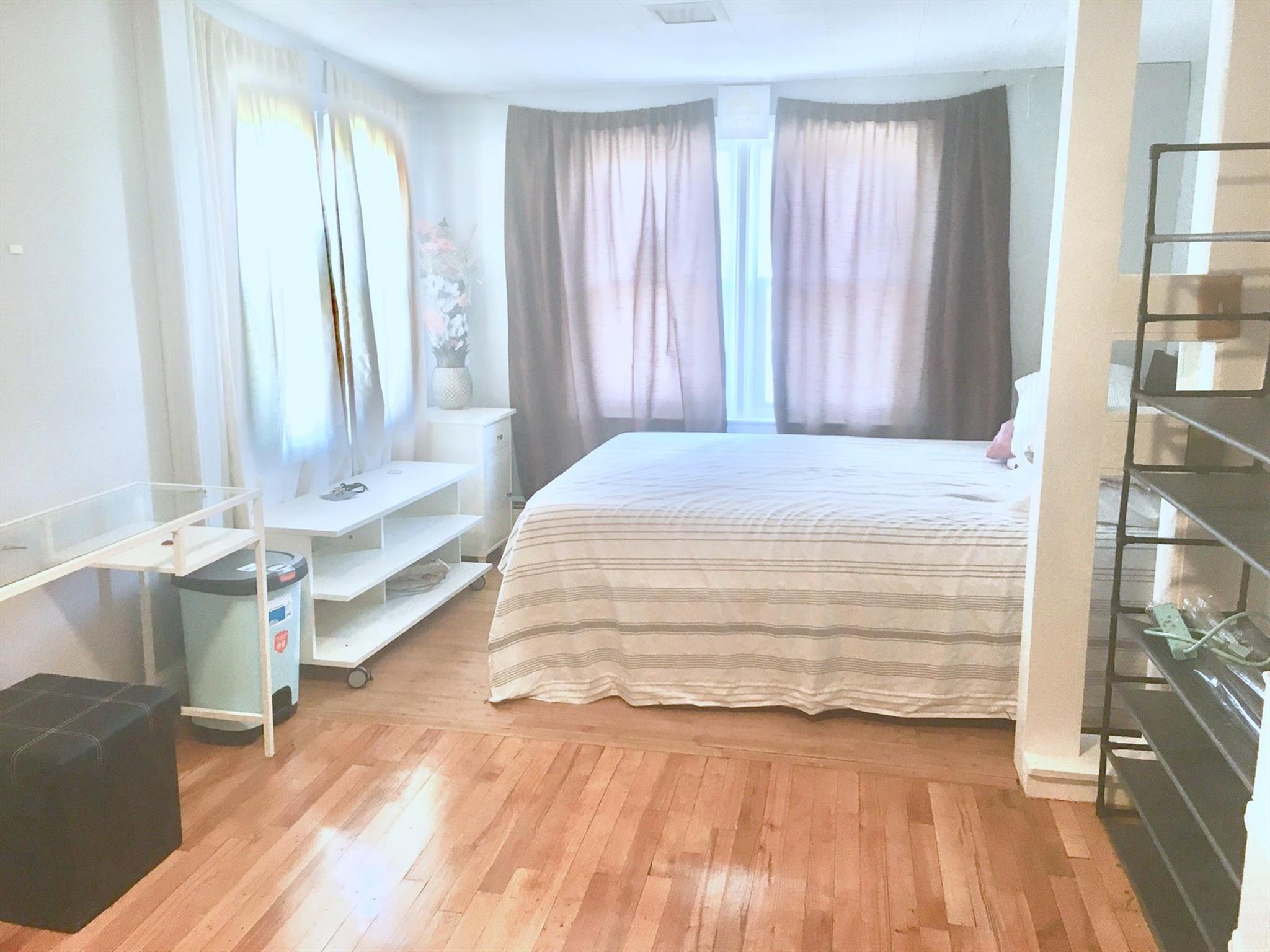 62 Woods, Davis Square