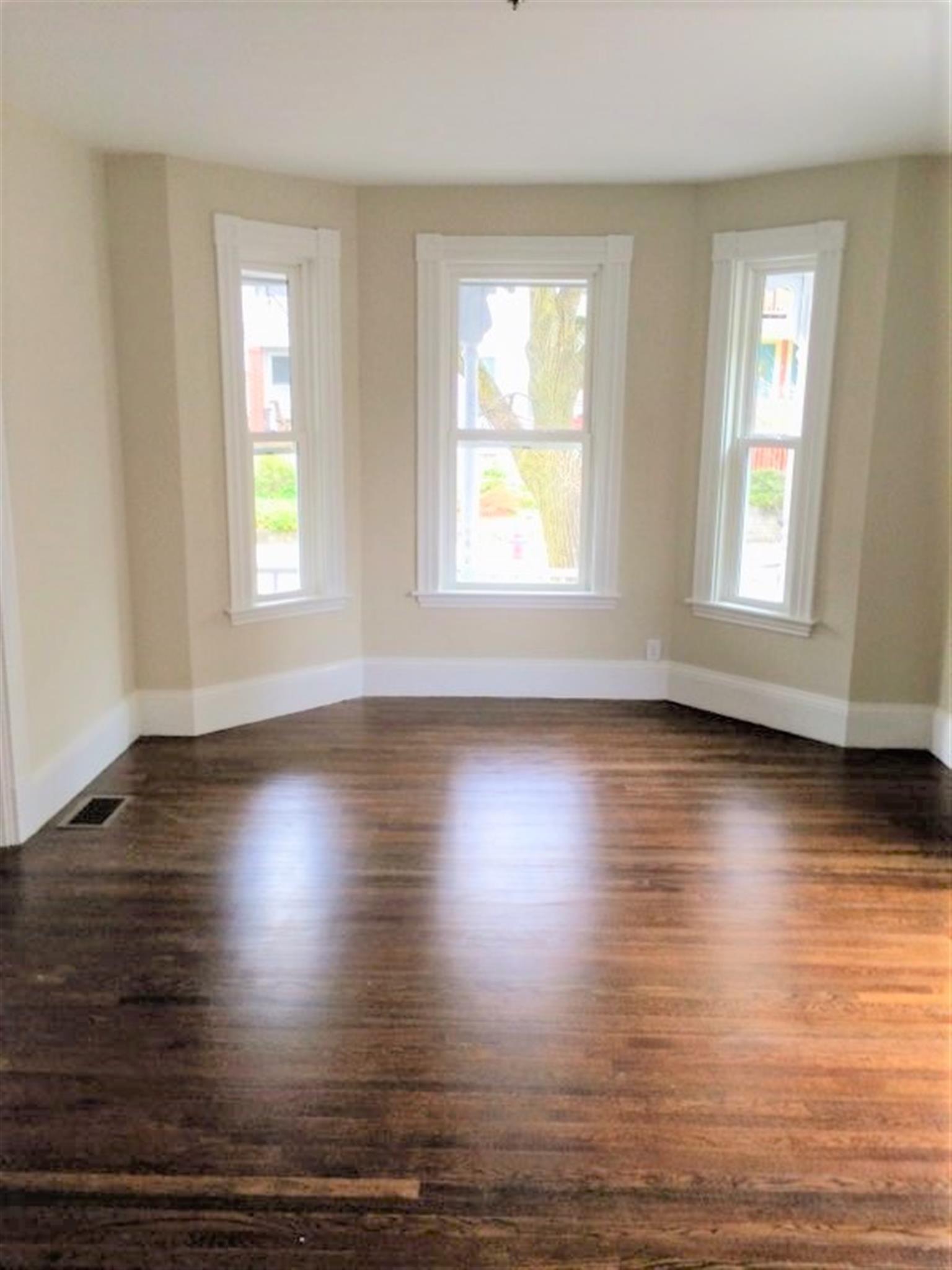 26 Willow Ave, Davis Square