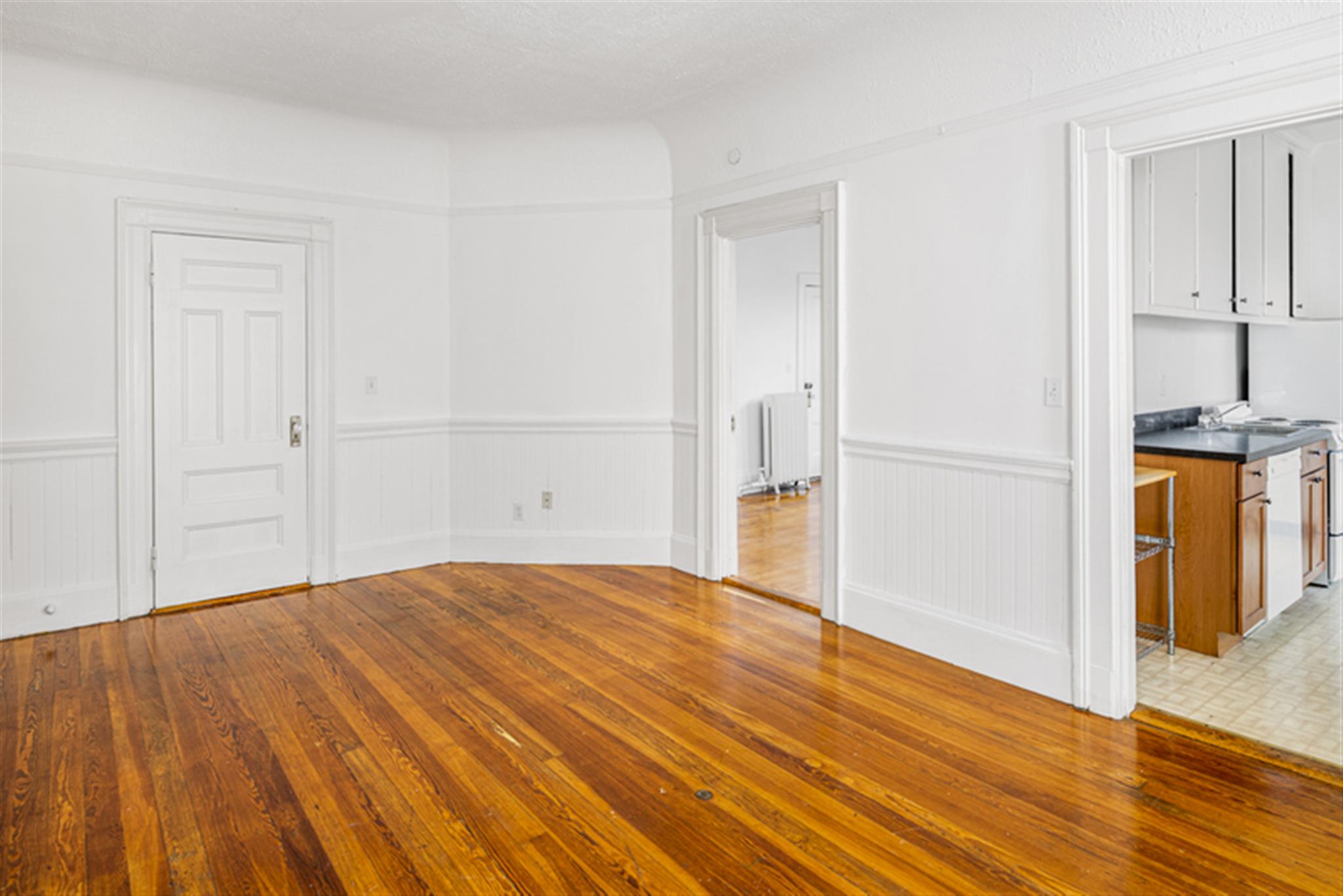 1039 Massachusetts Ave, Harvard Square