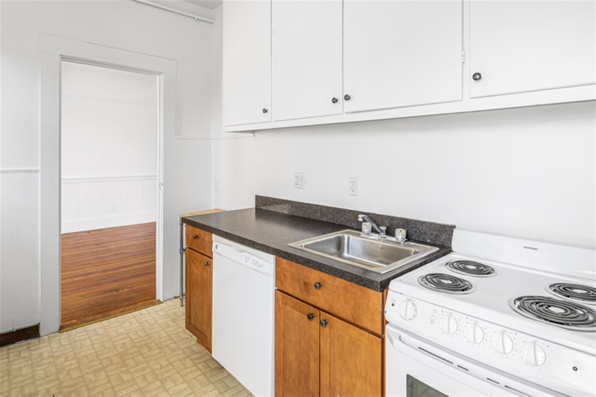 1039 Massachusetts Ave, Harvard Square