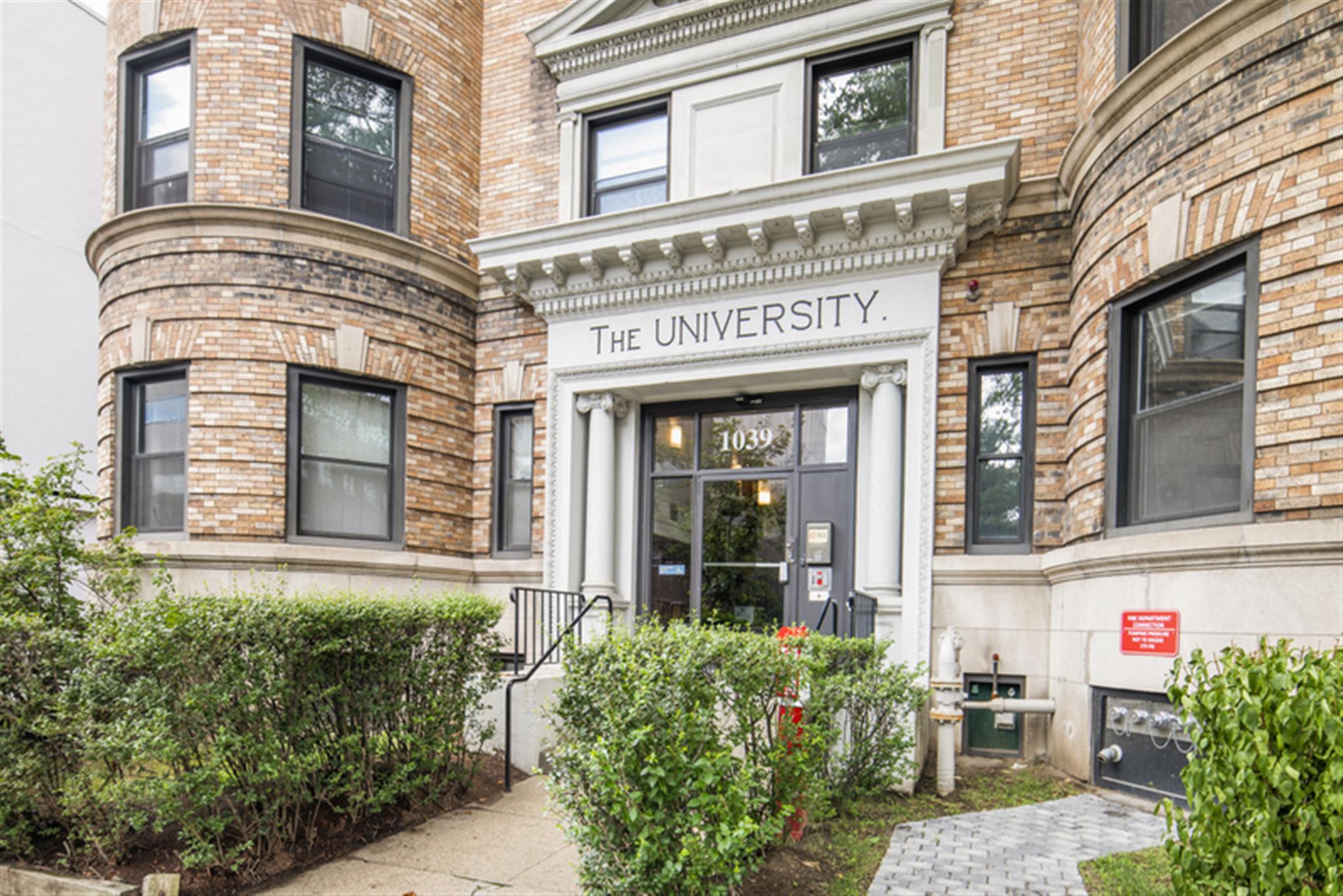 1039 Massachusetts Ave, Harvard Square