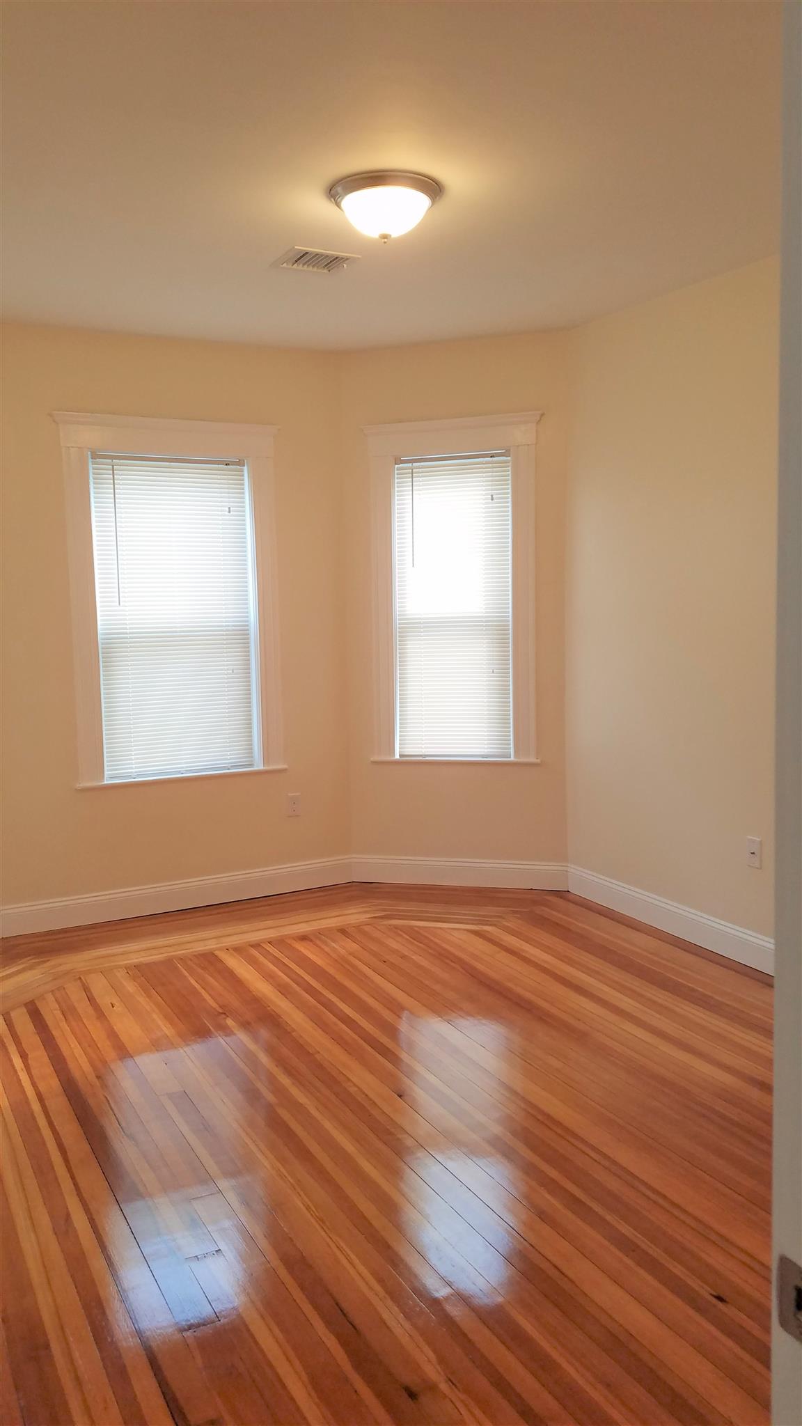 29 Belknap St, Teele Square