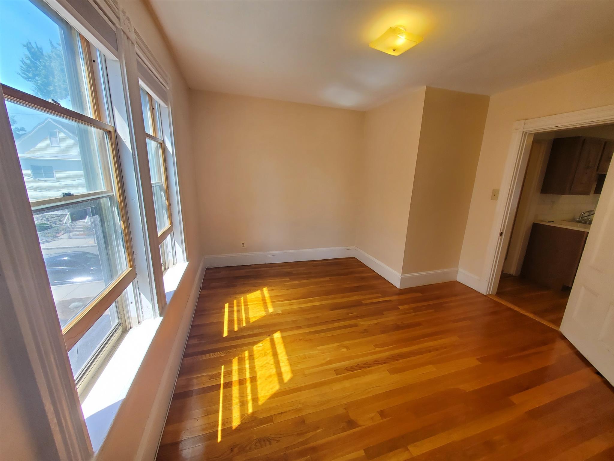 28 Claremon St, Davis Square