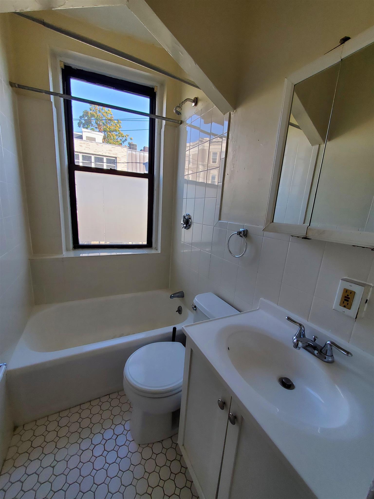 77 Hancock St, Central Square