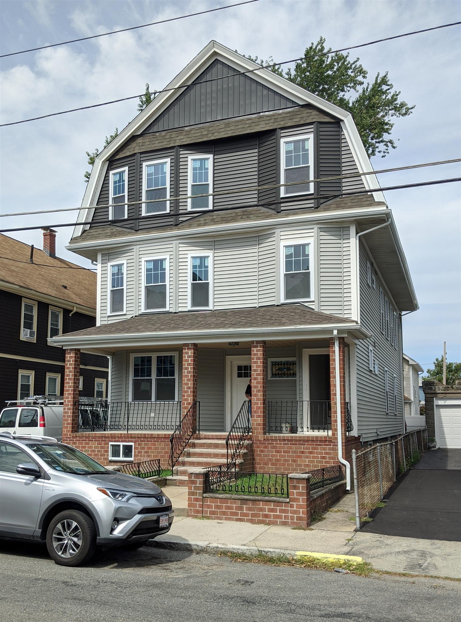 16 Bowen Ave, Medford