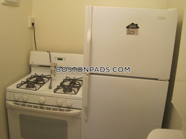 137 Bay State Rd, Fenway