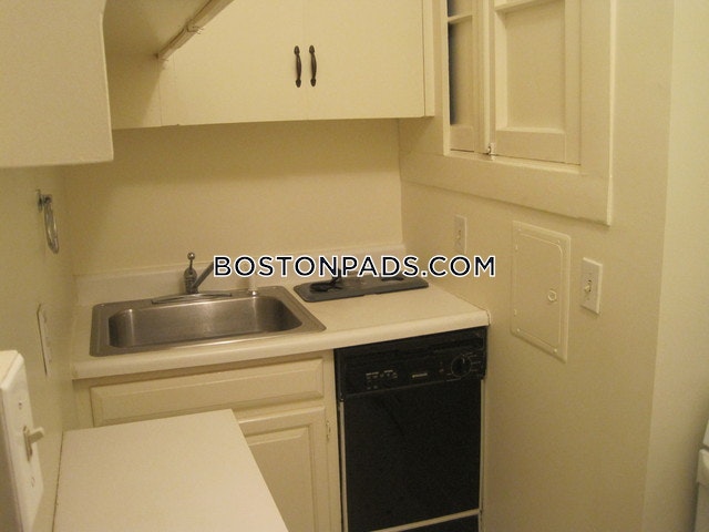 137 Bay State Rd, Fenway