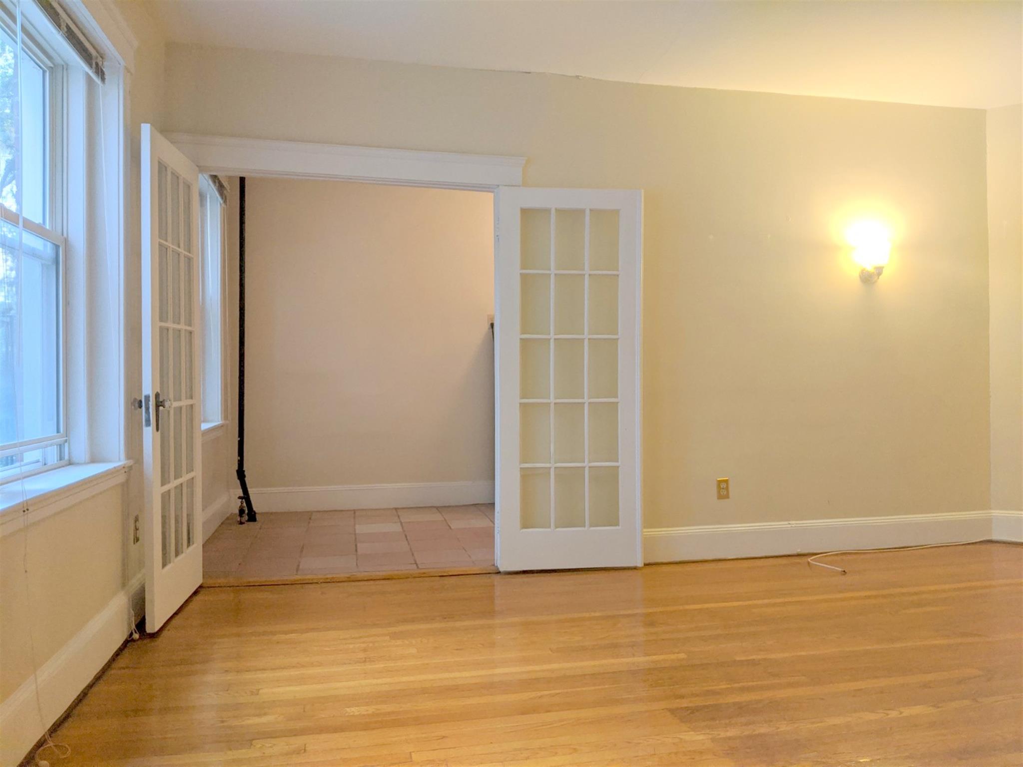 15 Linnaean St, Porter Square