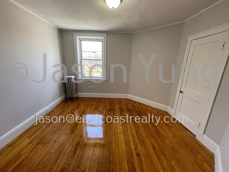 90 Cypress St, Brookline Hills