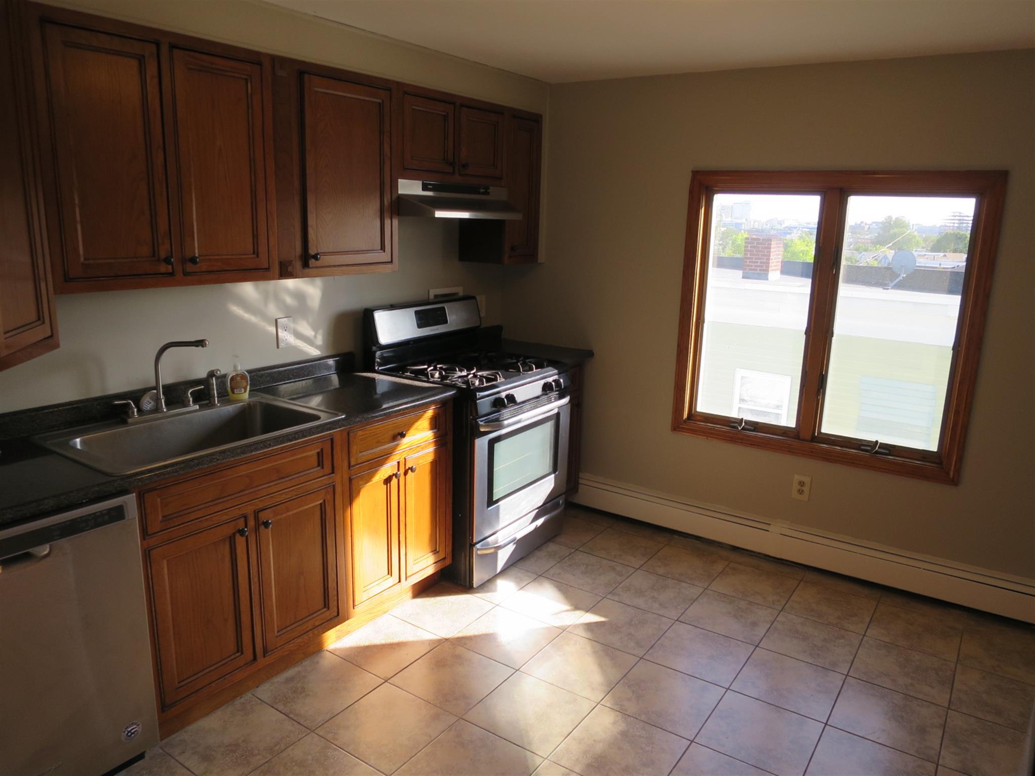 93 Glen St, East Somerville