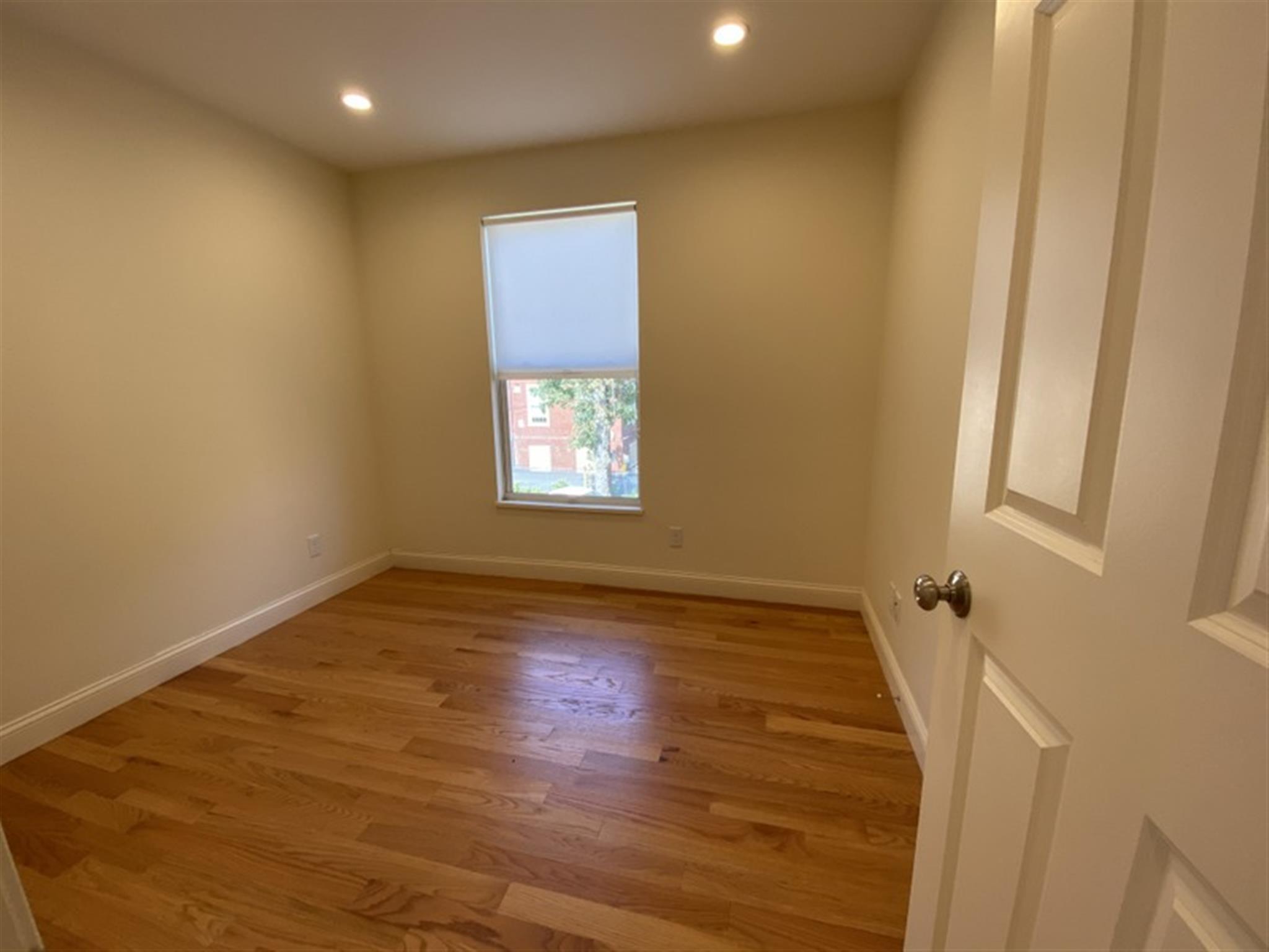 379 Harvard St, Harvard Square